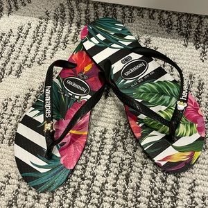 Girls Havaianas With Custom Charms - 33/34